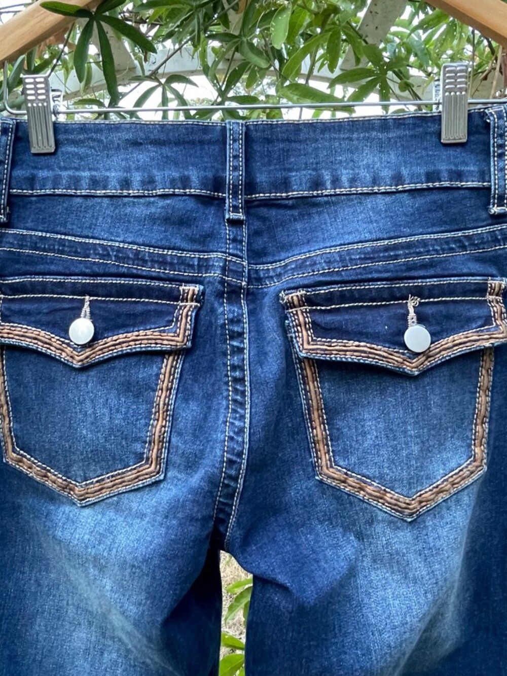 Flamingals Embroidered Flare Jeans Medium Wash Boho Blue Sz M Retro Western 70's